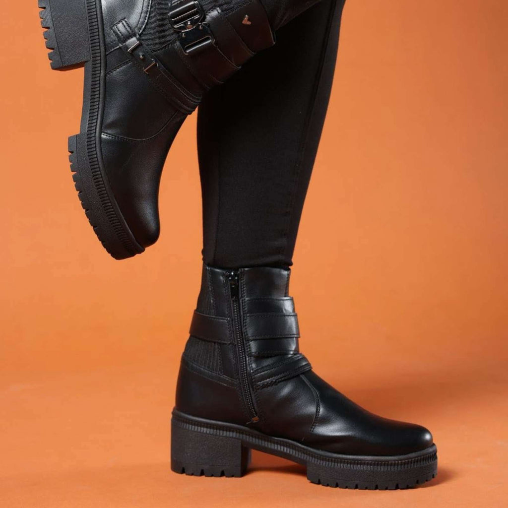 BOTA FEMININA COURO NAPA CANO CURTO LAYLA