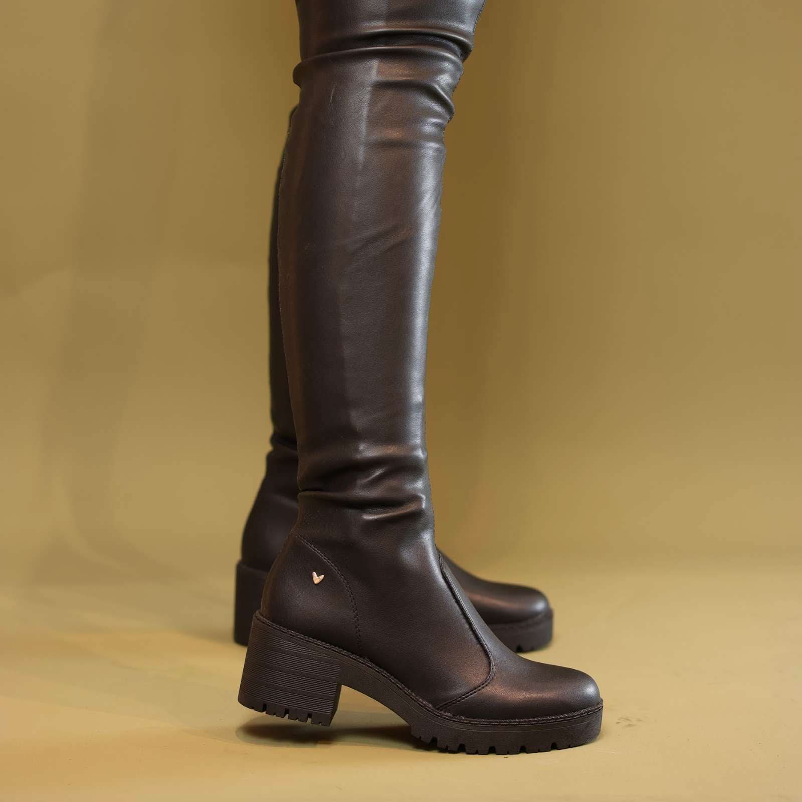 BOTA FEMININA ULTRACONFORTO COURO NAPA ARANNI